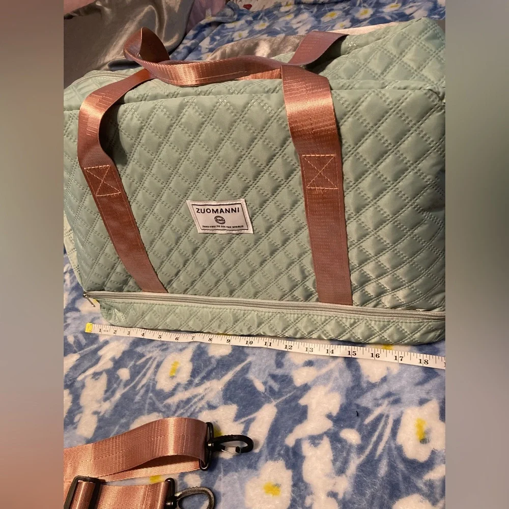 Luxury Large Capacity Duffel Bag with attachable shoulder strap - Picture 9 of 11